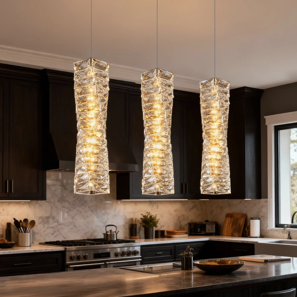Lampa wisząca, kryształowe ułożone kostki lodu, LED, złoto i chrom, lampa nastrojowa, bar, jadalnia, nowoczesna | Sansoti