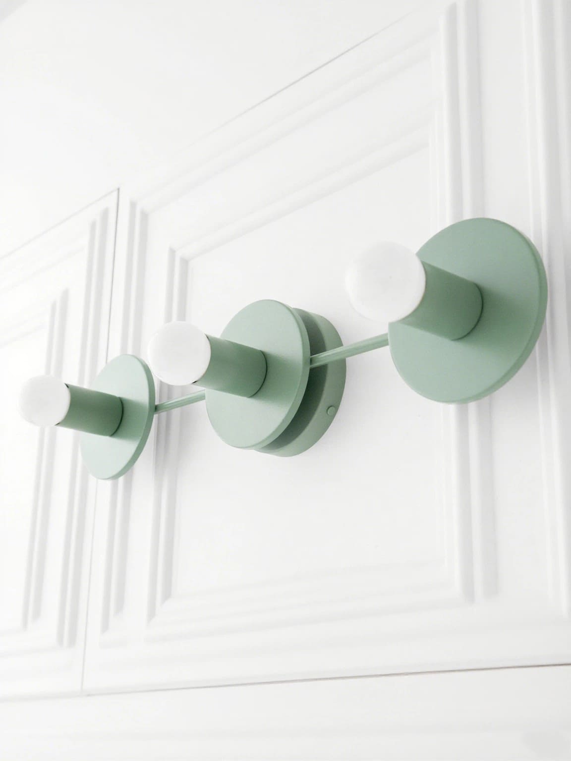 Minimalist Bathroom Lamp with Three Light Points - Available in Multiple Colors | Sansoti