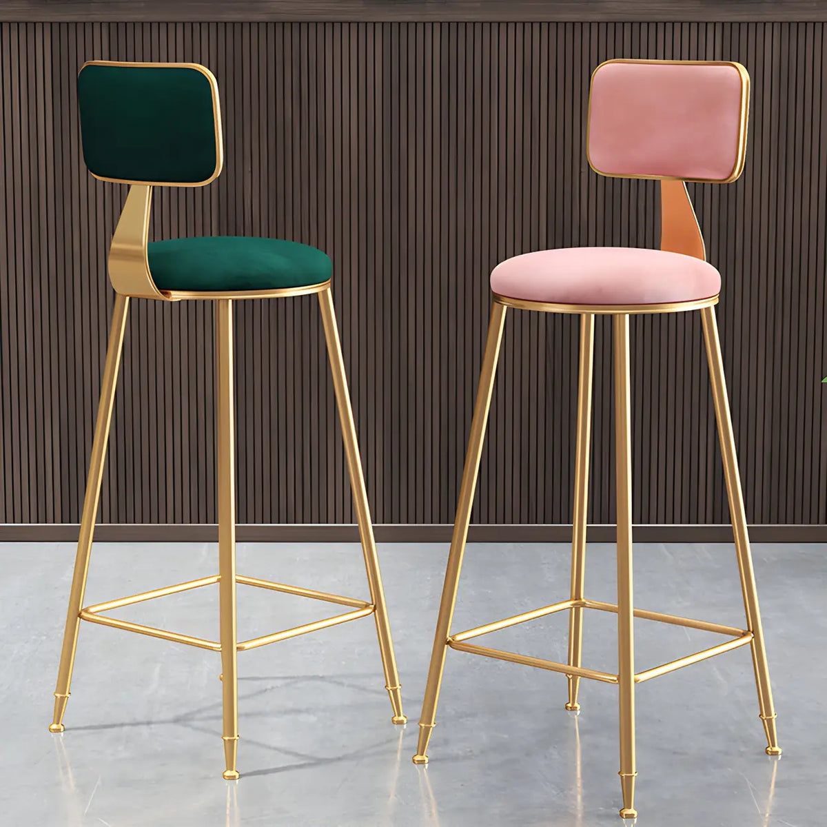 Barstoel met Fluwelen Bekleding en Gouden Frame – Elegante Velvet Kruk voor Keukeneiland en Thuisbar | Sansoti