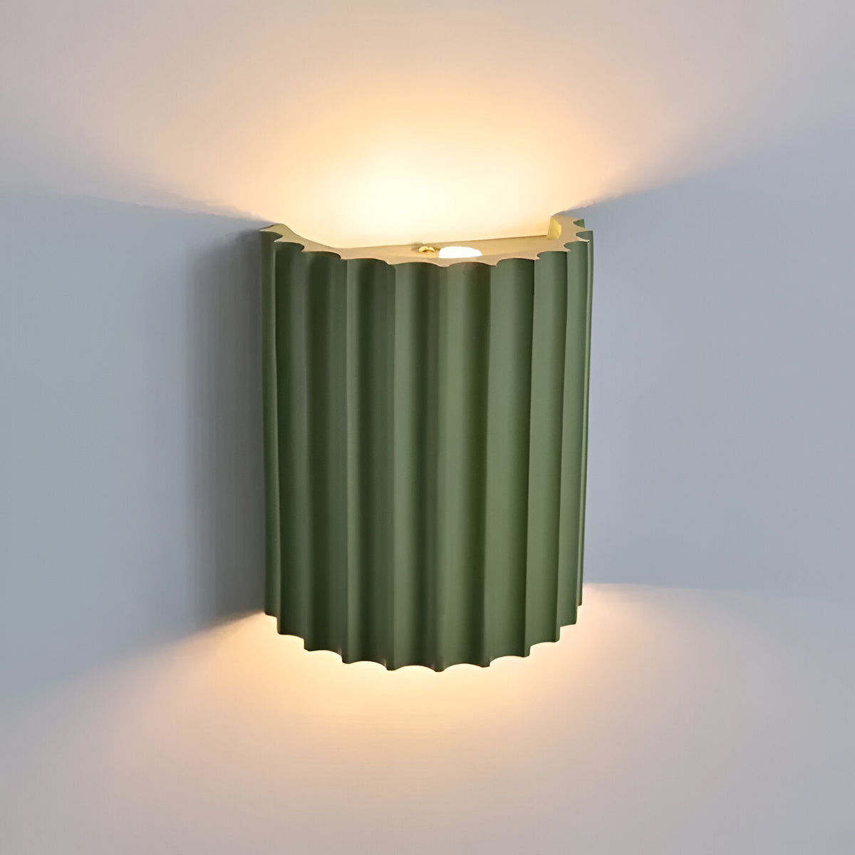 Aplique de pared de resina con forma escultórica ondulada, estilo nórdico, blanco, verde, gris, dormitorio, recibidor | Sansoti