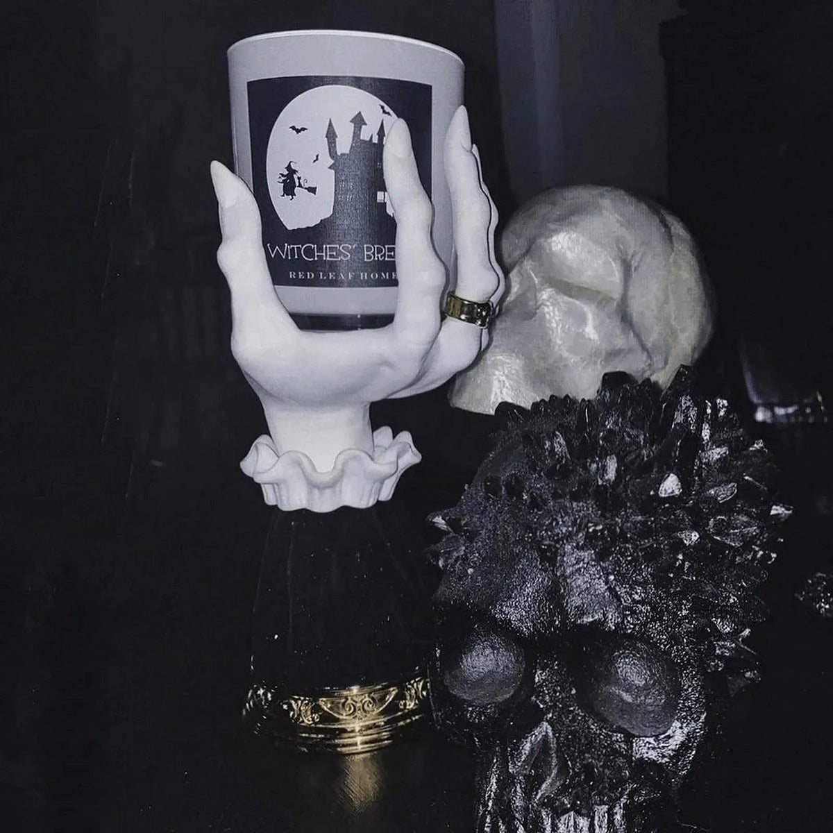 Kerzenhalter mit Hexenfingern aus Harz, Gothic-Horror-Dekoration, Halloween-Ambiente, mystische Atmosphäre, Wohnaccessoire | Sansoti