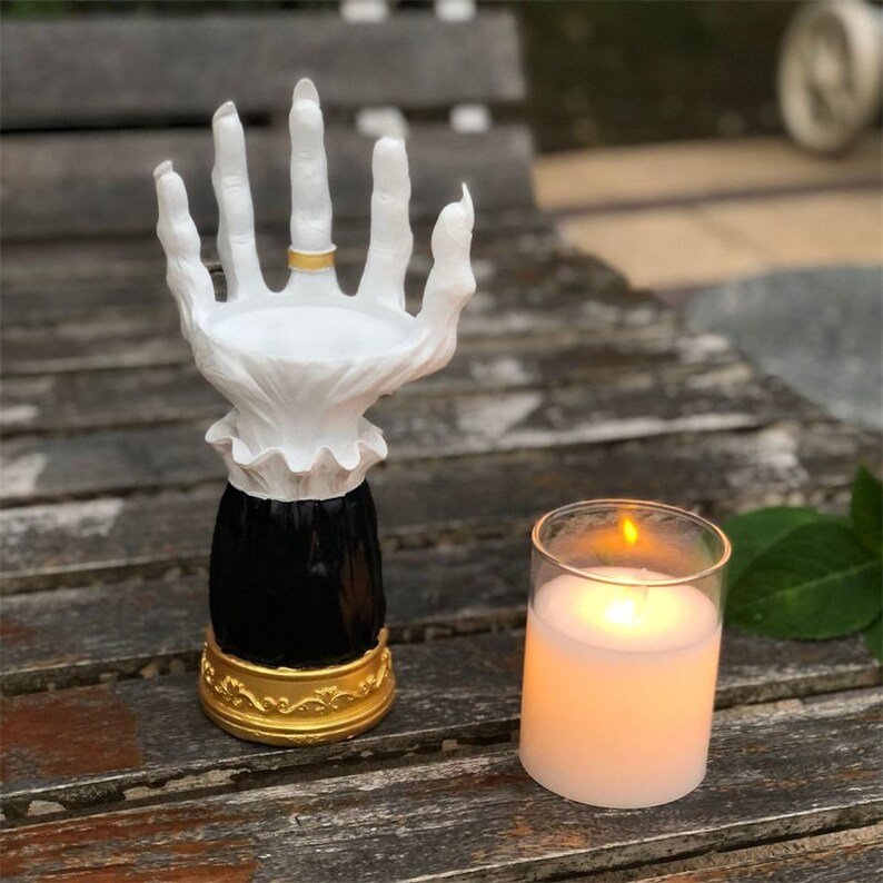 Kerzenhalter mit Hexenfingern aus Harz, Gothic-Horror-Dekoration, Halloween-Ambiente, mystische Atmosphäre, Wohnaccessoire | Sansoti
