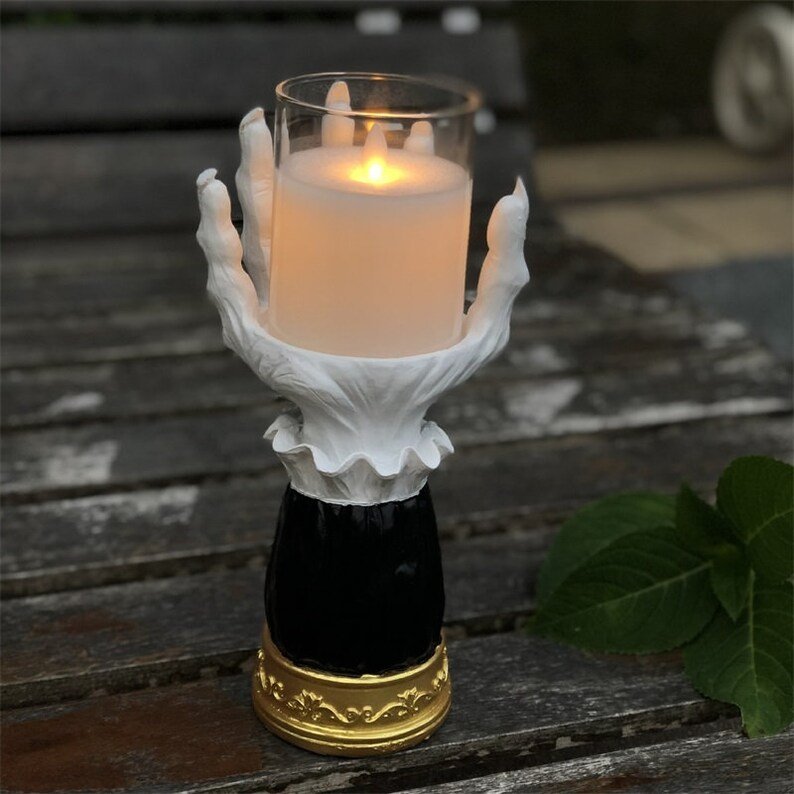 Kerzenhalter mit Hexenfingern aus Harz, Gothic-Horror-Dekoration, Halloween-Ambiente, mystische Atmosphäre, Wohnaccessoire | Sansoti