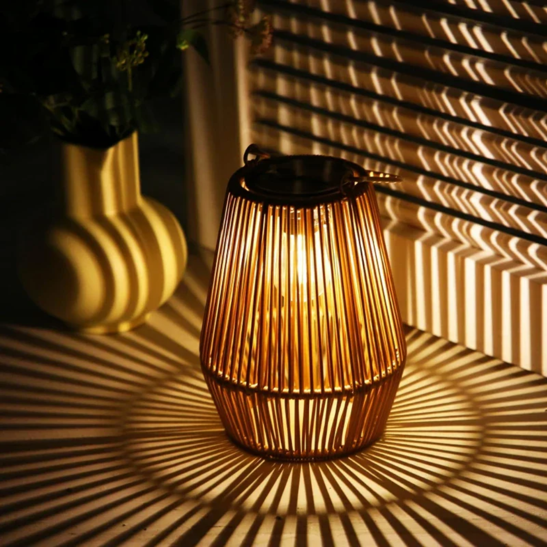 Handgewebte wasserdichte Solar-Gartenlampe – Rattan-Laterne mit LED-Beleuchtung für stimmungsvolle Außenbereiche | Sansoti