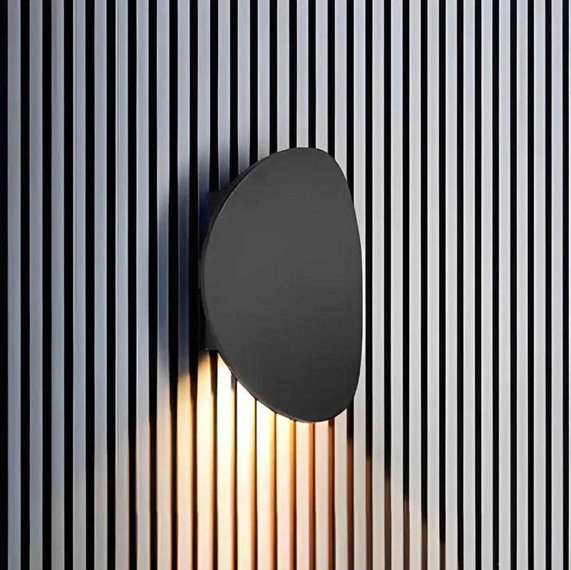 Metalowa lampa ścienna w kształcie dysku, aluminiowa, LED 7W, czarna, do wnętrz, nowoczesny minimalistyczny design, nastrojowe oświetlenie | Sansoti