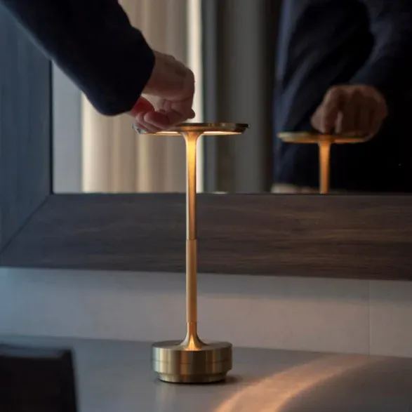 Lampe de table à intensité réglable, rechargeable et résistante à l’eau, en métal, avec commande tactile, sans fil, LED, éclairage d’ambiance | Sansoti