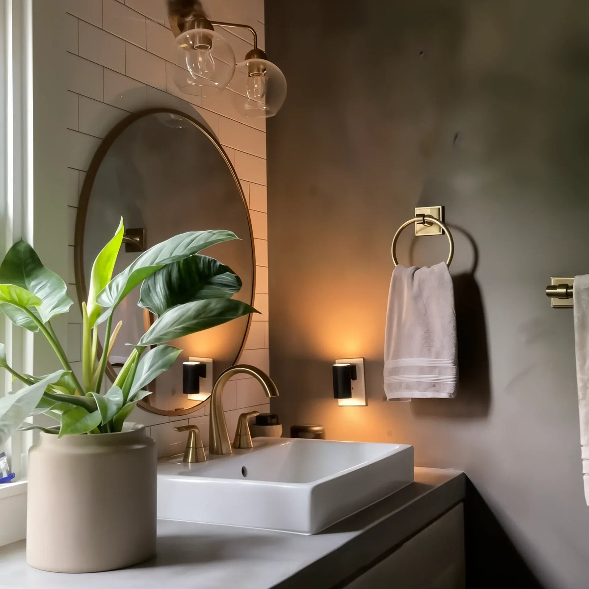 Bauhaus Dimmable Bedside Lamp with Day-Night Sensor Wall Light Warm LED Light Bedroom Hallway Bathroom Energy-Efficient | Sansoti