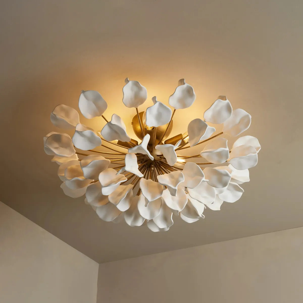 Keramik-Deckenleuchte mit Blattmotiv 60 cm Dimmbar Warmweiß Eisenrahmen Moderne Pendelleuchte für das Esszimmer | Sansoti