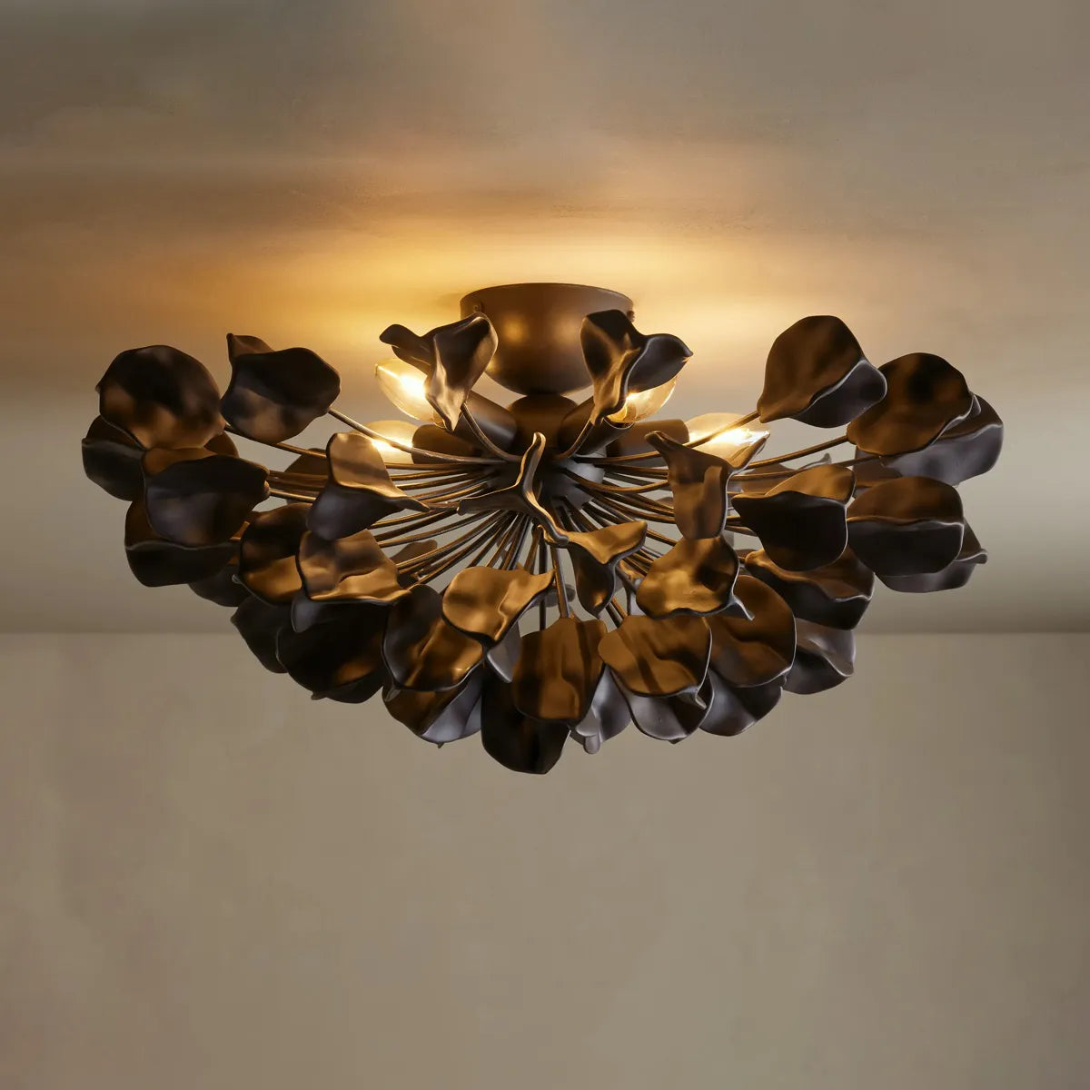 Keramik-Deckenleuchte mit Blattmotiv 60 cm Dimmbar Warmweiß Eisenrahmen Moderne Pendelleuchte für das Esszimmer | Sansoti