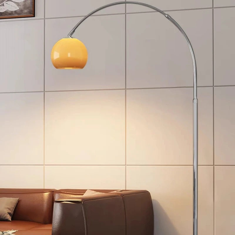 Minimalistische Stehlampe mit nach oben gerichtetem Licht - skulpturales Design mit sanftem Leuchten für den Wohnbereich | Sansoti
