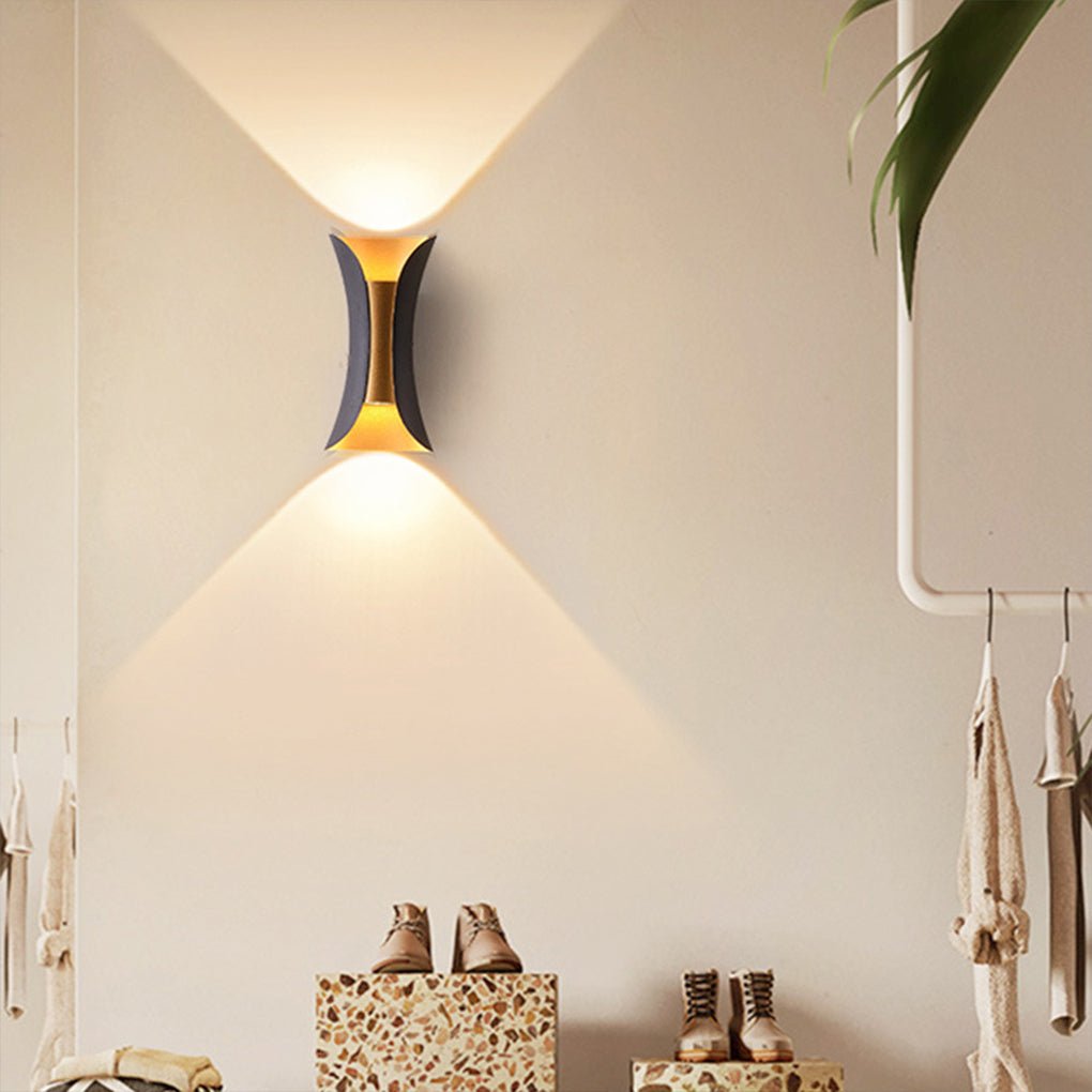 Moderne Up-Down-Außen-Wandlampe mit IP54-Schutz und Aluminiumgehäuse | Sansoti