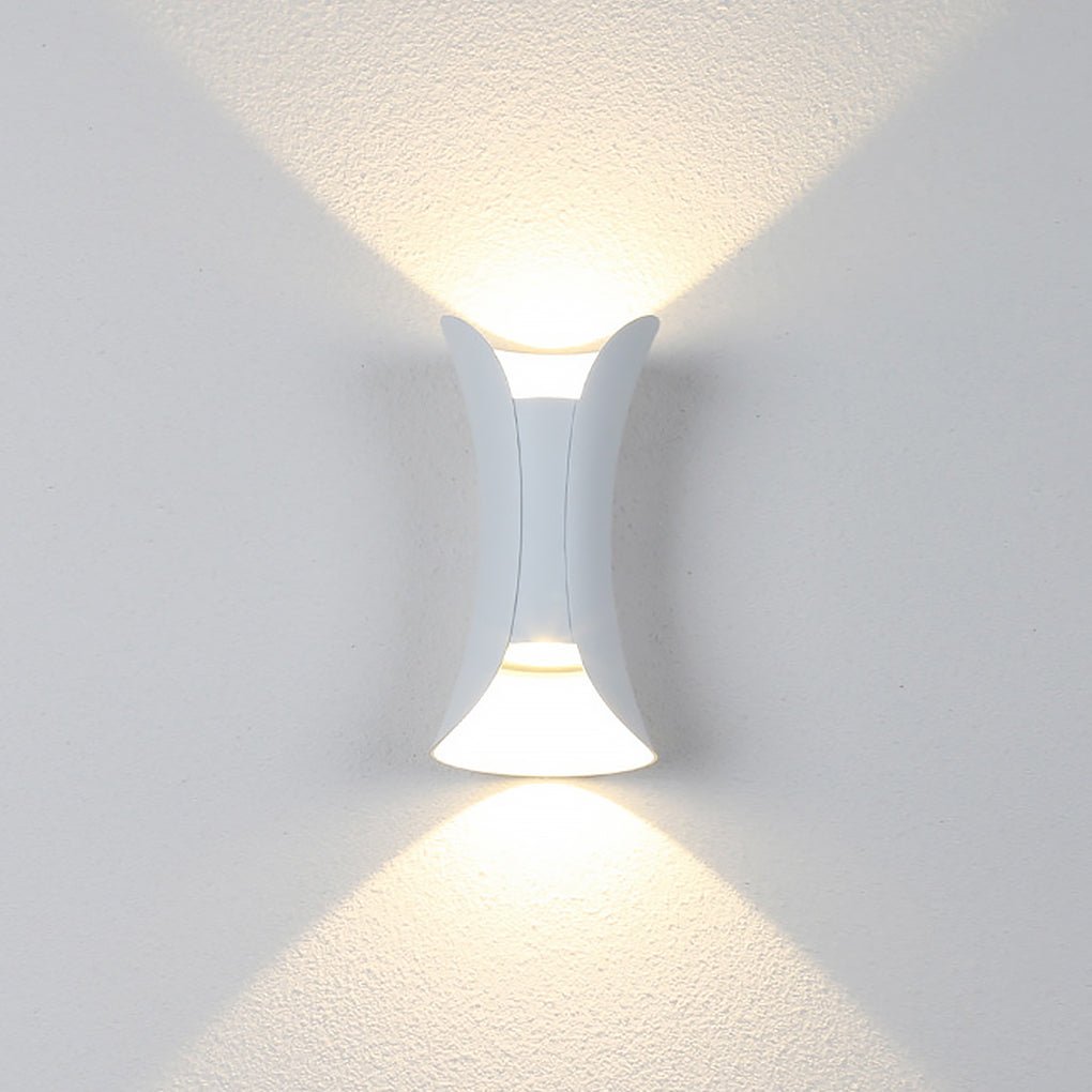 Moderne Up-Down-Außen-Wandlampe mit IP54-Schutz und Aluminiumgehäuse | Sansoti