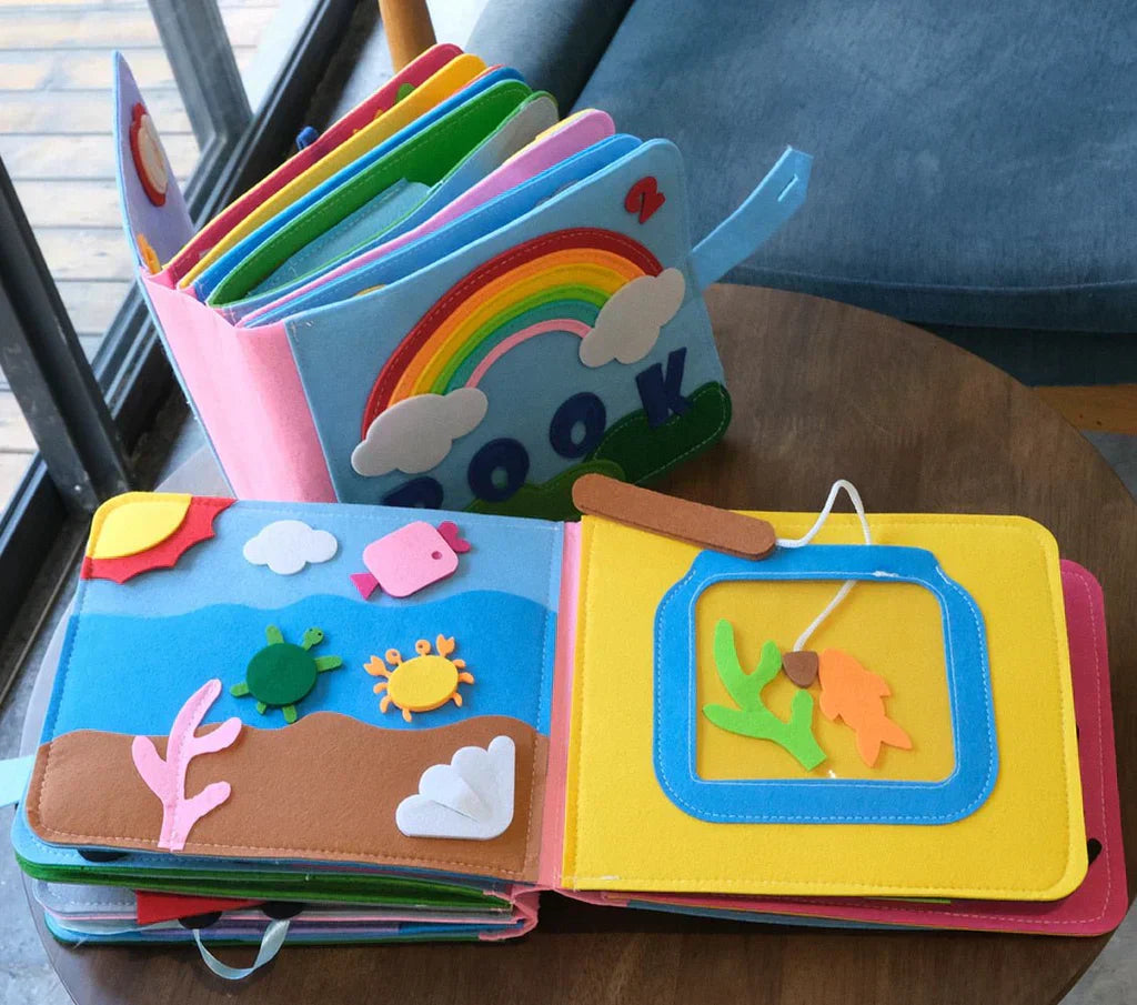 Interactive Felt Book Adventures 16 Pages with Removable Elements | Montessori Educational Toy for Fine Motor Skills and Imagination 2-5 years | Sansoti