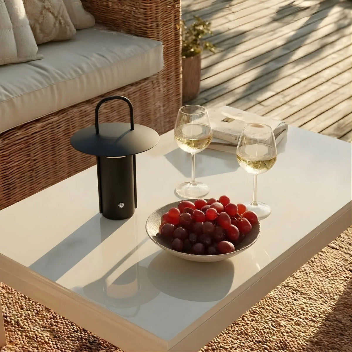 Lampe de table portable avec poignée 24 cm, à intensité variable, rechargeable, à LED, design scandinave pour l'intérieur et l'extérieur | Sansoti