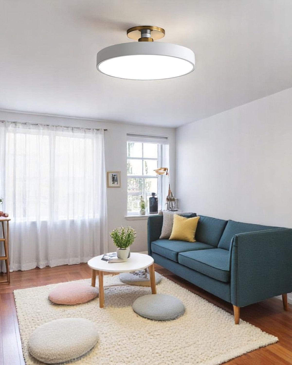 Moderne runde Deckenleuchte mit Golddetail und Acryl-Diffusor – minimalistische Semi-Flush-Designbeleuchtung für Wohn- und Schlafzimmer | Sansoti