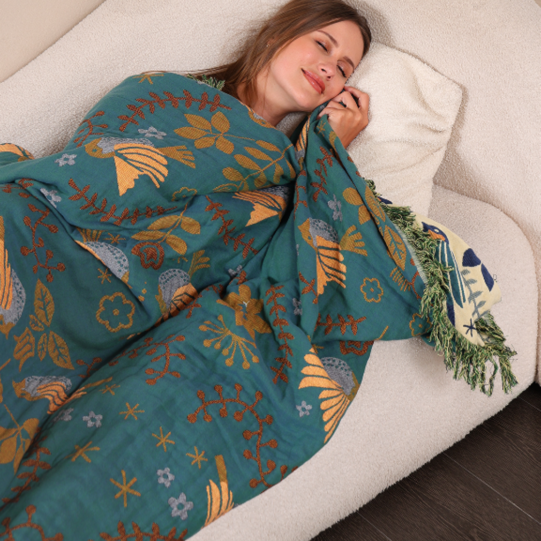 Wendbares Baumwoll-Plaid mit Vögeln und Blumen – Botanisches skandinavisches Design für Sofa und Bett | Sansoti