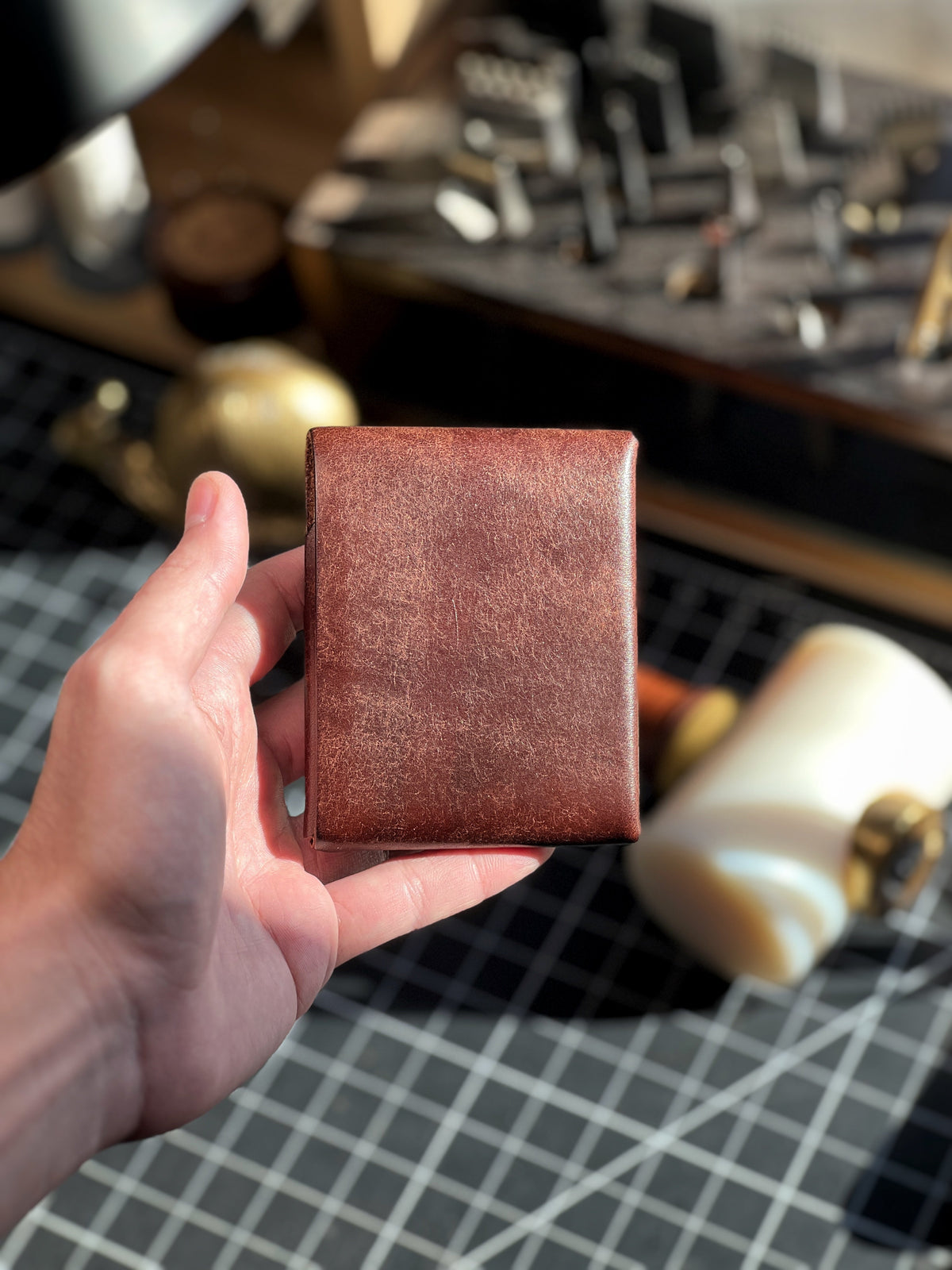 Handgefertigte Leder-Geldbörse mit Stifthalter – Vollnarbenleder – Kompaktes Design | Sansoti