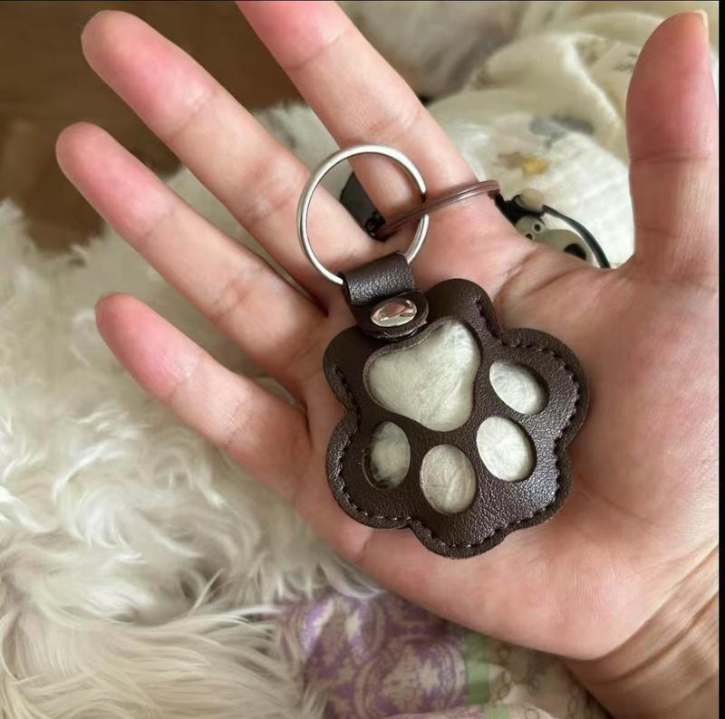Leather Keychain with Engraved Name and Paw Print 7 x 3 cm Vegetable-Tanned 9 Colors | Sansoti
