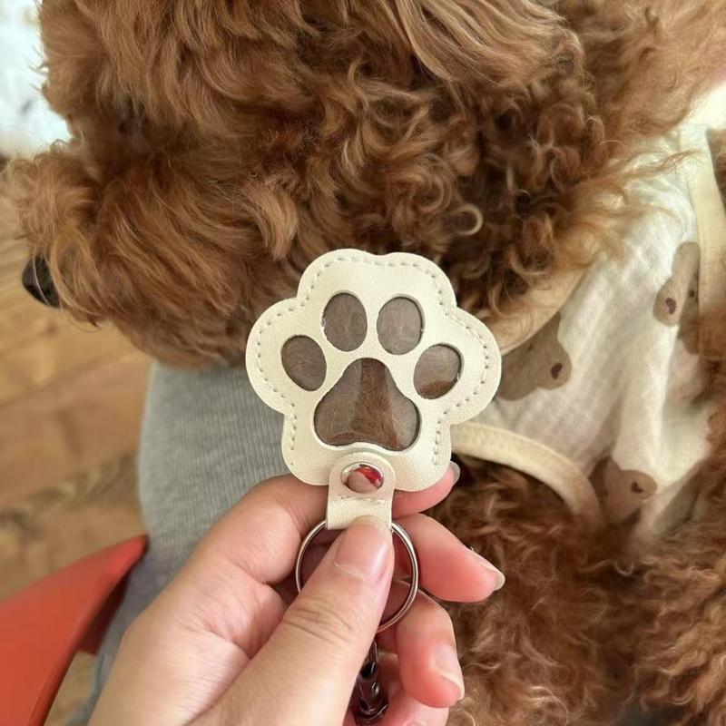 Leather Keychain with Engraved Name and Paw Print 7 x 3 cm Vegetable-Tanned 9 Colors | Sansoti