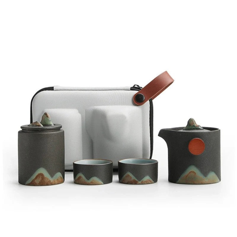 Set de thé de voyage japonais en céramique avec théière, tasses, sac de transport Paysage montagneux Compact | Sansoti