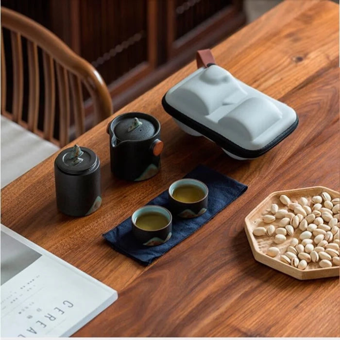 Set de thé de voyage japonais en céramique avec théière, tasses, sac de transport Paysage montagneux Compact | Sansoti