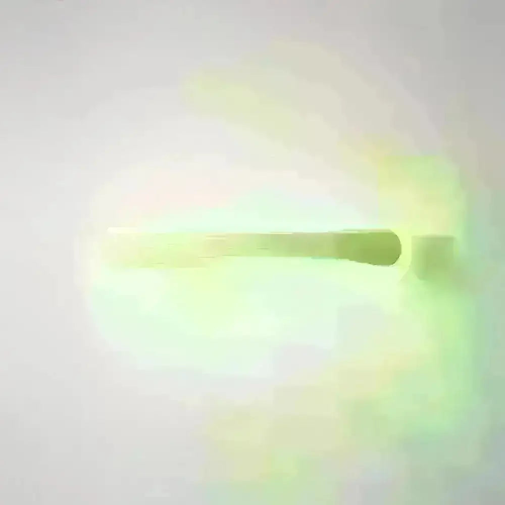 Drewniana lampa ścienna z oświetleniem LED i akrylowym kloszem do łazienki nad lustro nowoczesny minimalistyczny skandynawski design | Sansoti